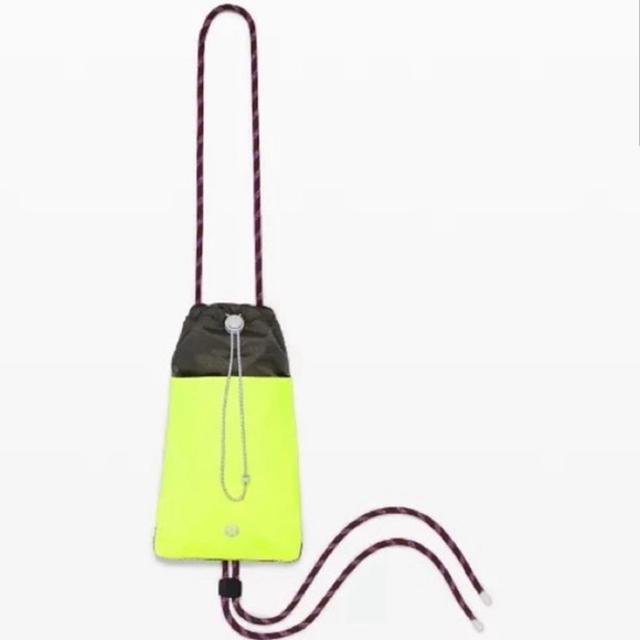 Lululemon play forward crossbody pouch - Picture 3 of 6